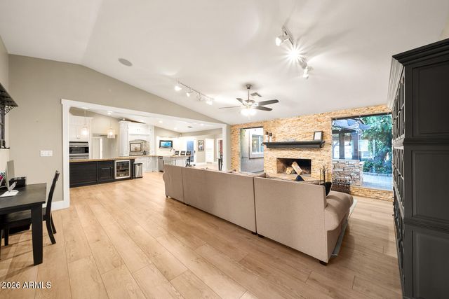 4106 E FAIRVIEW Circle, Mesa, AZ 85206