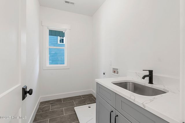 440 W Illinois Avenue, Southern Pines, NC 28387