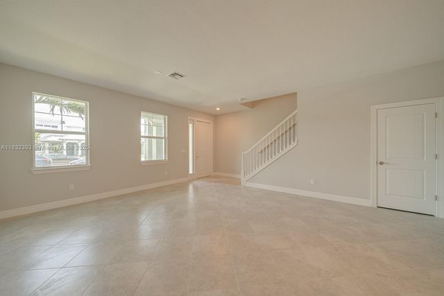 1280 Eucalyptus Dr 4, Hollywood, FL 33021