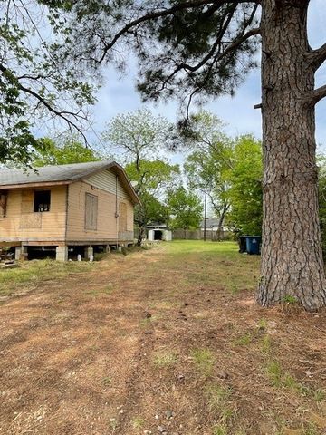 515 E Murray Street, Denison, TX 75021