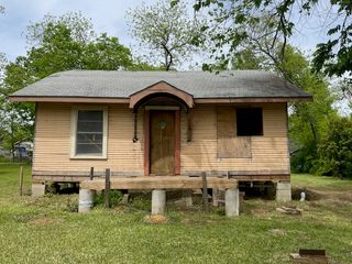 515 E Murray Street, Denison, TX 75021