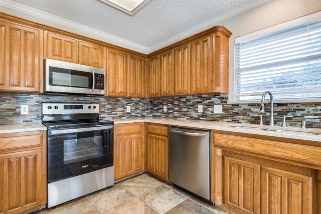 6804 Glen Dale Drive, Arlington, TX 76017