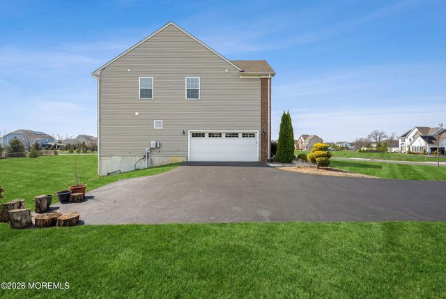 40 Gina Drive, Allentown, NJ 08501