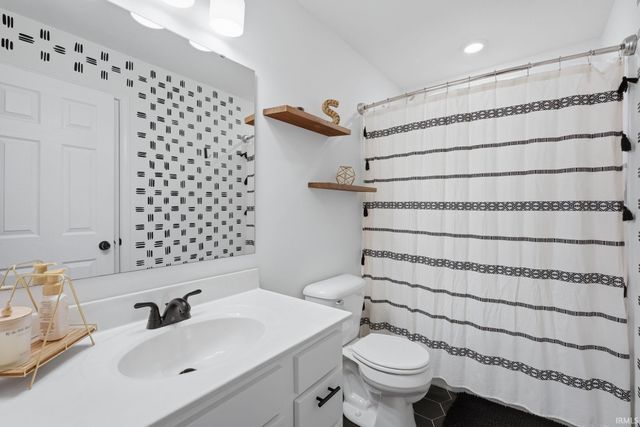 21 Spice Valley Court, Mitchell, IN 47446