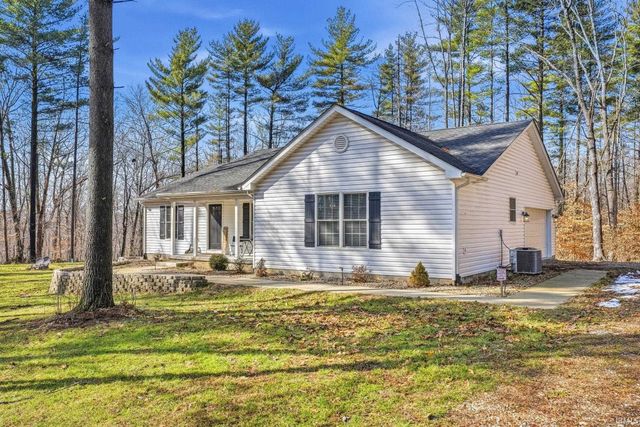 21 Spice Valley Court, Mitchell, IN 47446