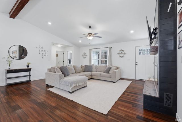 21 Spice Valley Court, Mitchell, IN 47446