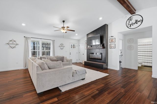 21 Spice Valley Court, Mitchell, IN 47446