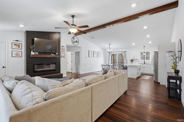 21 Spice Valley Court, Mitchell, IN 47446