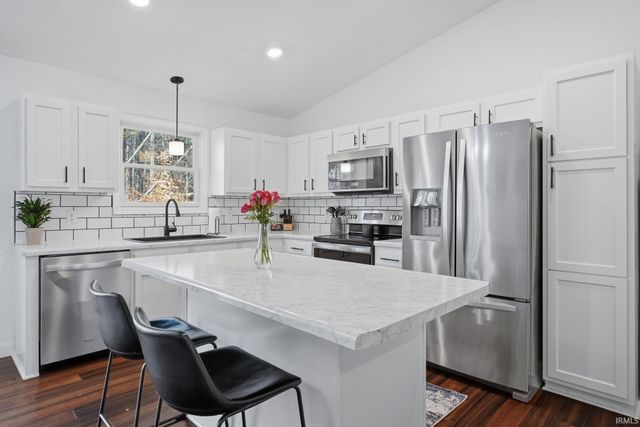 21 Spice Valley Court, Mitchell, IN 47446