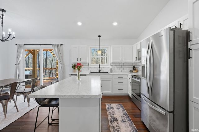 21 Spice Valley Court, Mitchell, IN 47446