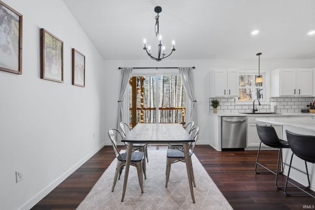 21 Spice Valley Court, Mitchell, IN 47446