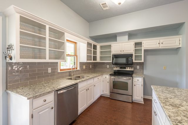 215 Lee Road 0997, Phenix City, AL 36870