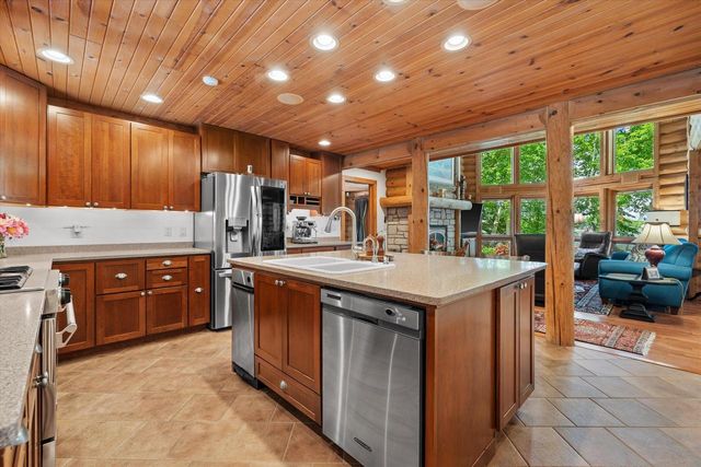 19 Hickory DRIVE, Random Lake, WI 53075