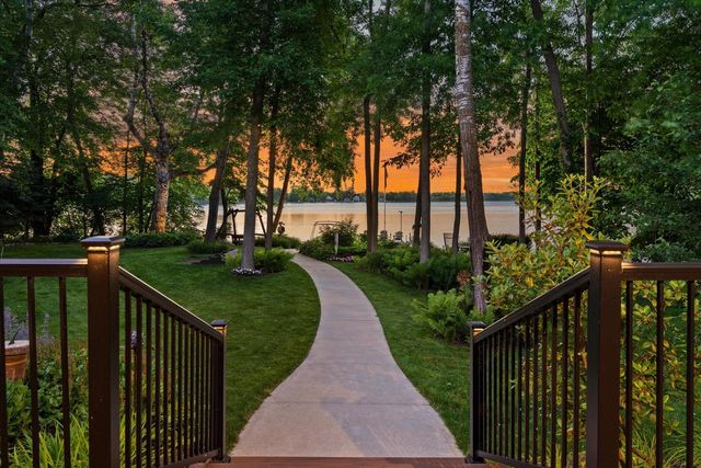 19 Hickory DRIVE, Random Lake, WI 53075