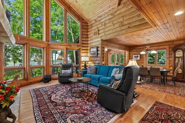 19 Hickory DRIVE, Random Lake, WI 53075