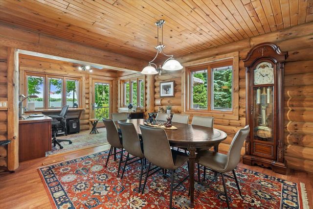 19 Hickory DRIVE, Random Lake, WI 53075