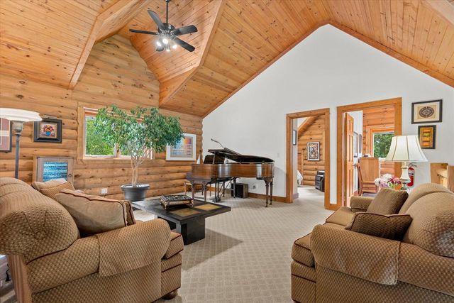 19 Hickory DRIVE, Random Lake, WI 53075
