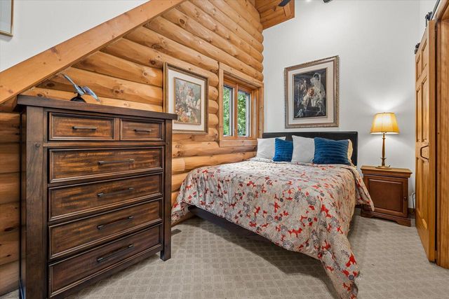 19 Hickory DRIVE, Random Lake, WI 53075