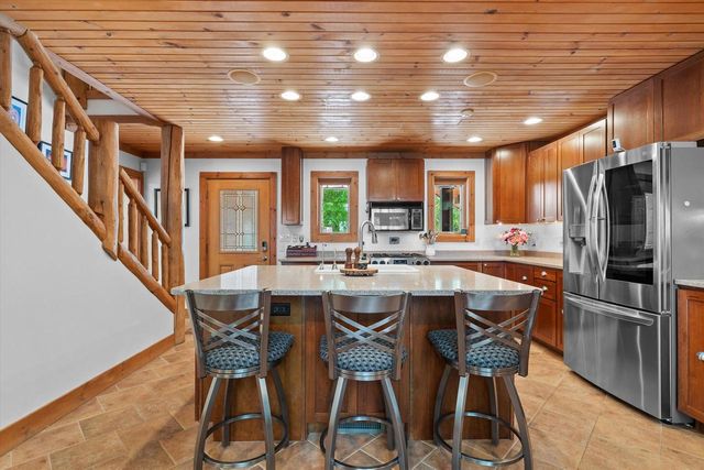 19 Hickory DRIVE, Random Lake, WI 53075