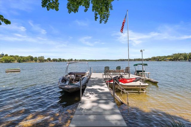 19 Hickory DRIVE, Random Lake, WI 53075