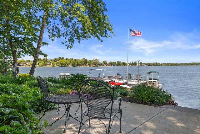 19 Hickory DRIVE, Random Lake, WI 53075