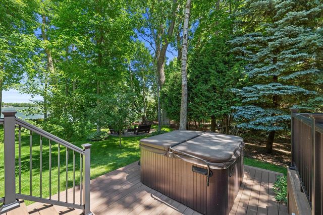 19 Hickory DRIVE, Random Lake, WI 53075