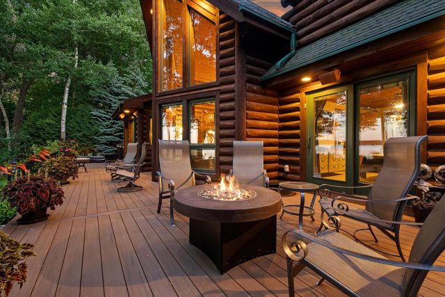 19 Hickory DRIVE, Random Lake, WI 53075