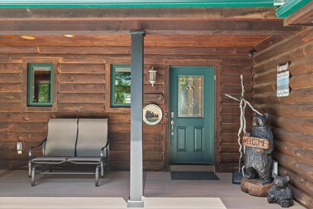 19 Hickory DRIVE, Random Lake, WI 53075