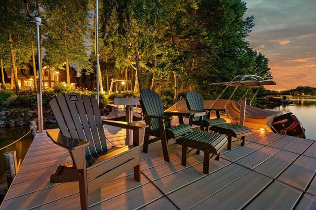 19 Hickory DRIVE, Random Lake, WI 53075