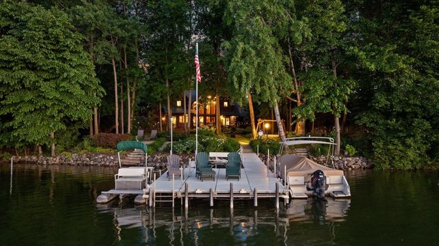 19 Hickory DRIVE, Random Lake, WI 53075