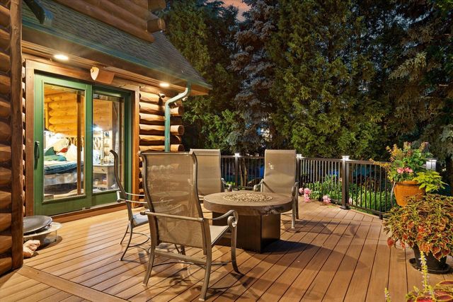 19 Hickory DRIVE, Random Lake, WI 53075