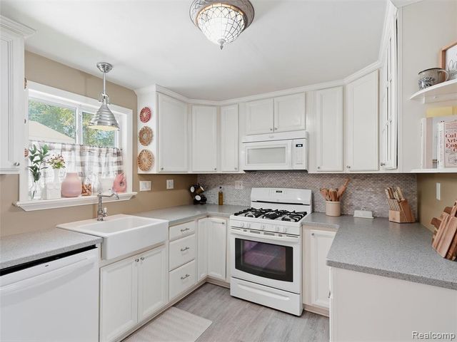 9416 Northern Avenue, Plymouth, MI 48170