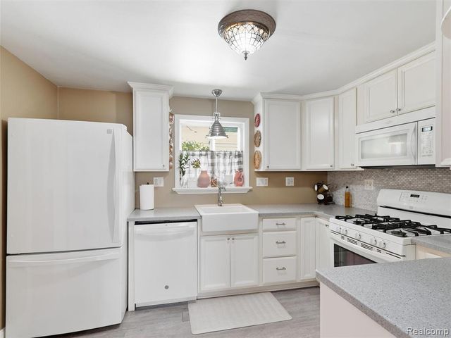 9416 Northern Avenue, Plymouth, MI 48170