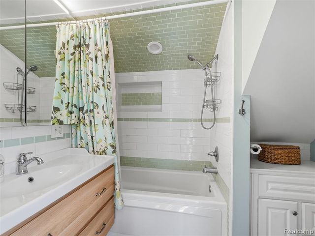 9416 Northern Avenue, Plymouth, MI 48170