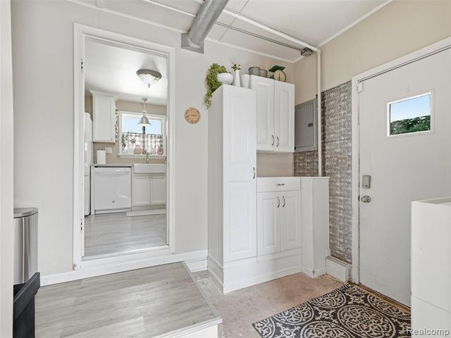 9416 Northern Avenue, Plymouth, MI 48170