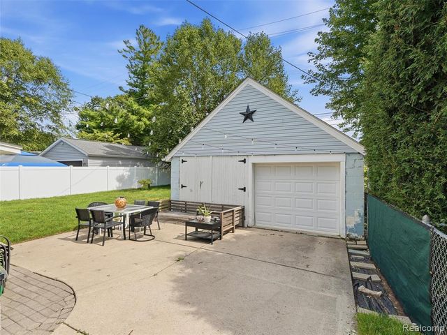 9416 Northern Avenue, Plymouth, MI 48170
