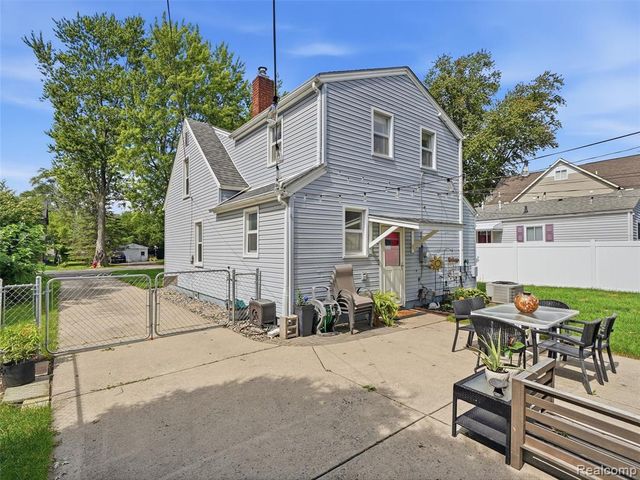 9416 Northern Avenue, Plymouth, MI 48170