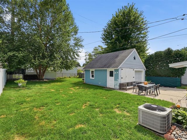 9416 Northern Avenue, Plymouth, MI 48170