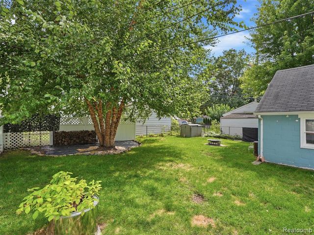 9416 Northern Avenue, Plymouth, MI 48170