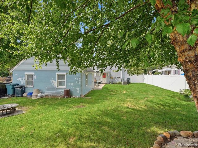 9416 Northern Avenue, Plymouth, MI 48170
