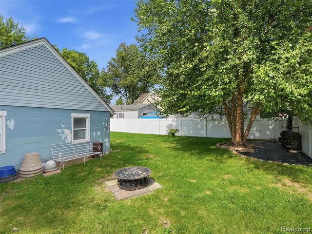 9416 Northern Avenue, Plymouth, MI 48170