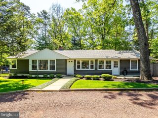 138 S STOKES RD, Medford Lakes, NJ 08055