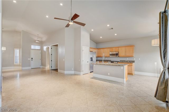 10309 Whispy Willow Way, Las Vegas, NV 89135