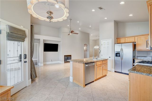 10309 Whispy Willow Way, Las Vegas, NV 89135