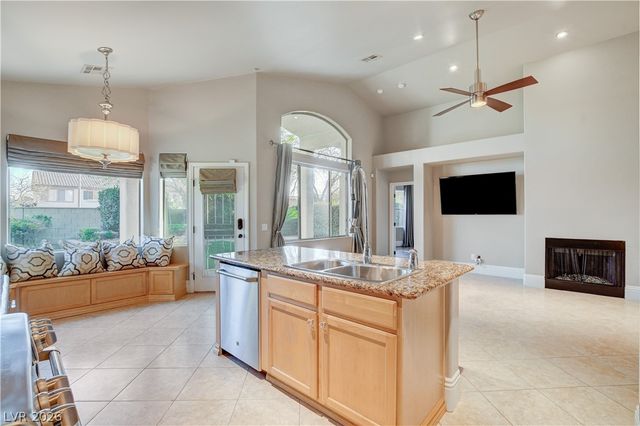 10309 Whispy Willow Way, Las Vegas, NV 89135