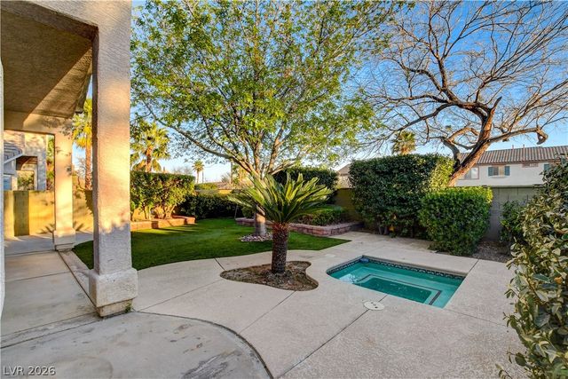 10309 Whispy Willow Way, Las Vegas, NV 89135