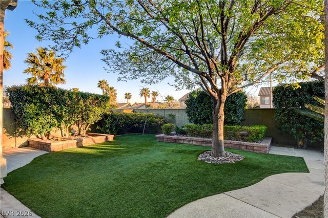 10309 Whispy Willow Way, Las Vegas, NV 89135