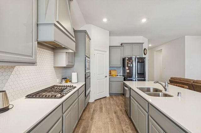 4085 Ellinger Drive, Heath, TX 75126