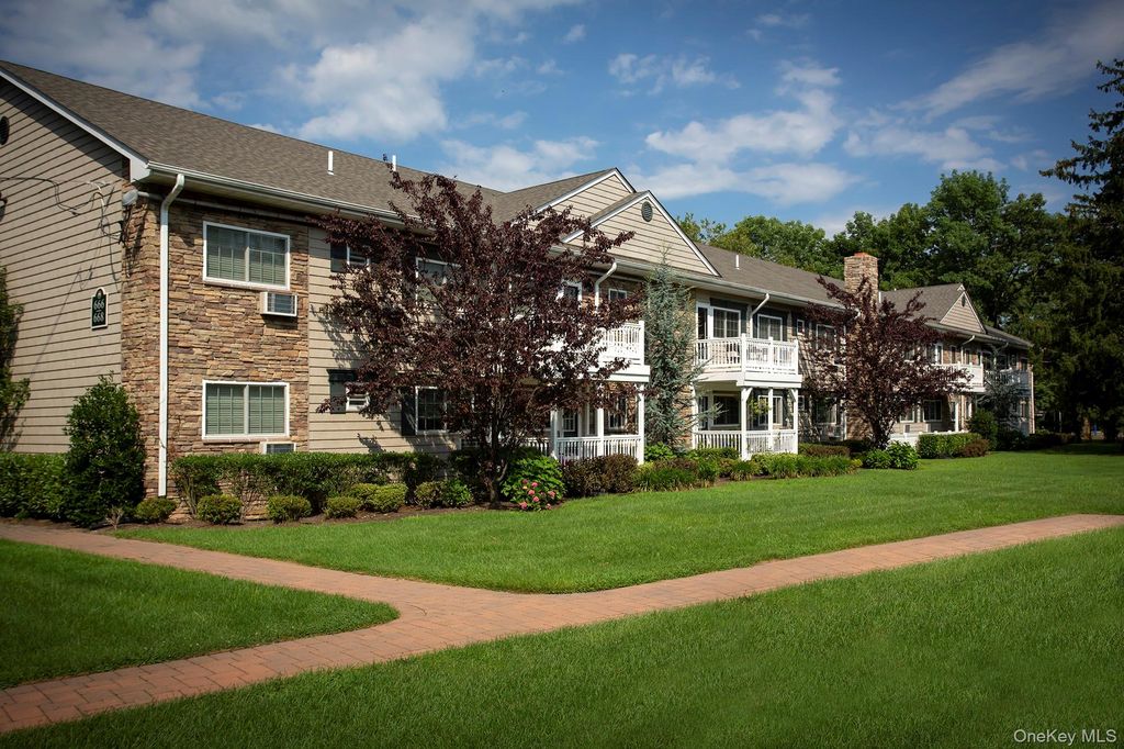 668 Veterans Highway 2-1D, Hauppauge, NY 11788