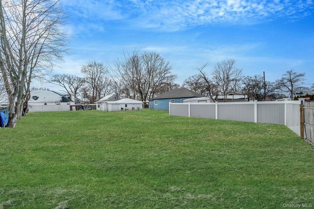 158 Mohawk Street, Ronkonkoma, NY 11779